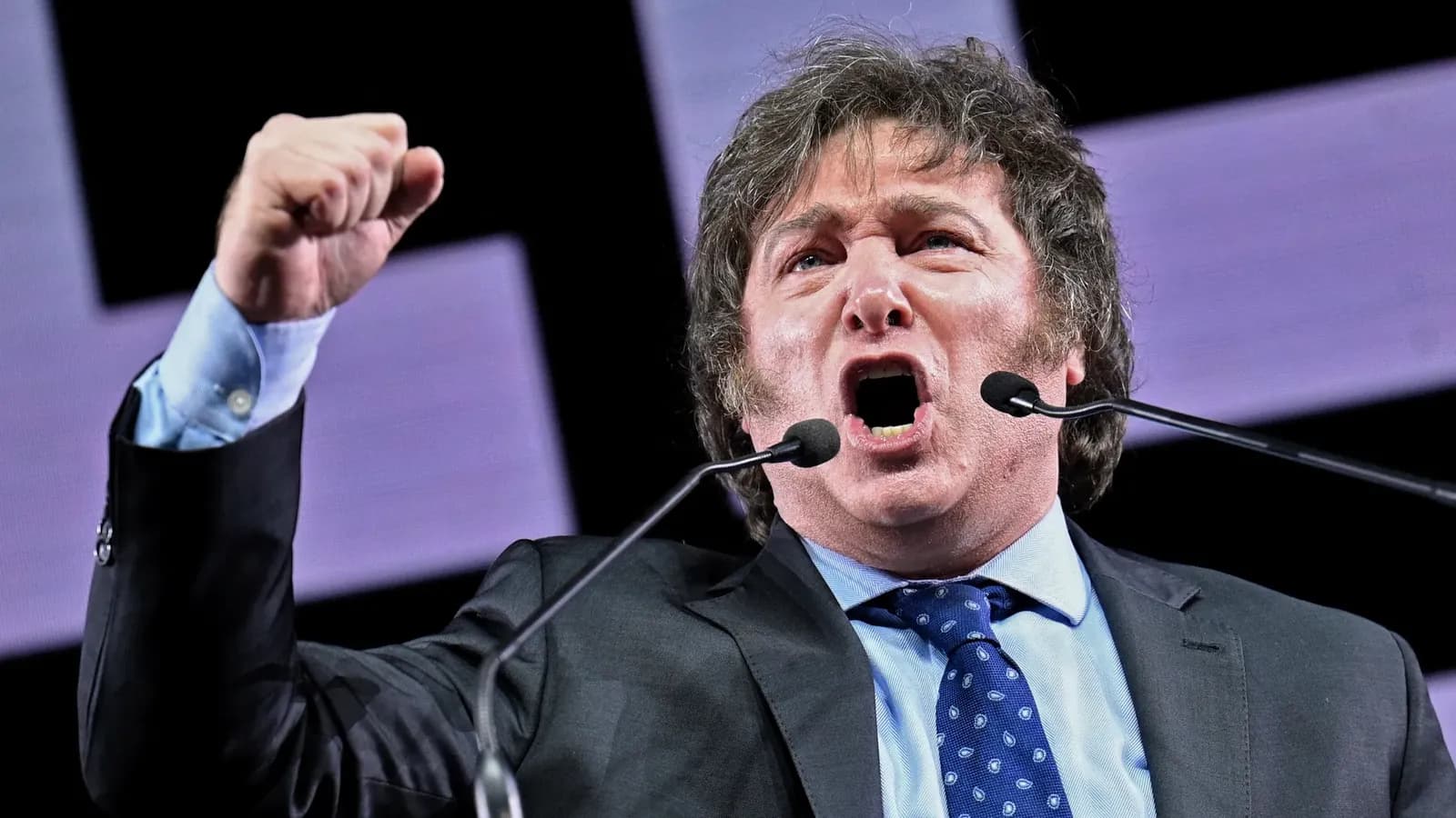 Javier Milei, economista e líder político argentino, em destaque no material de inglês