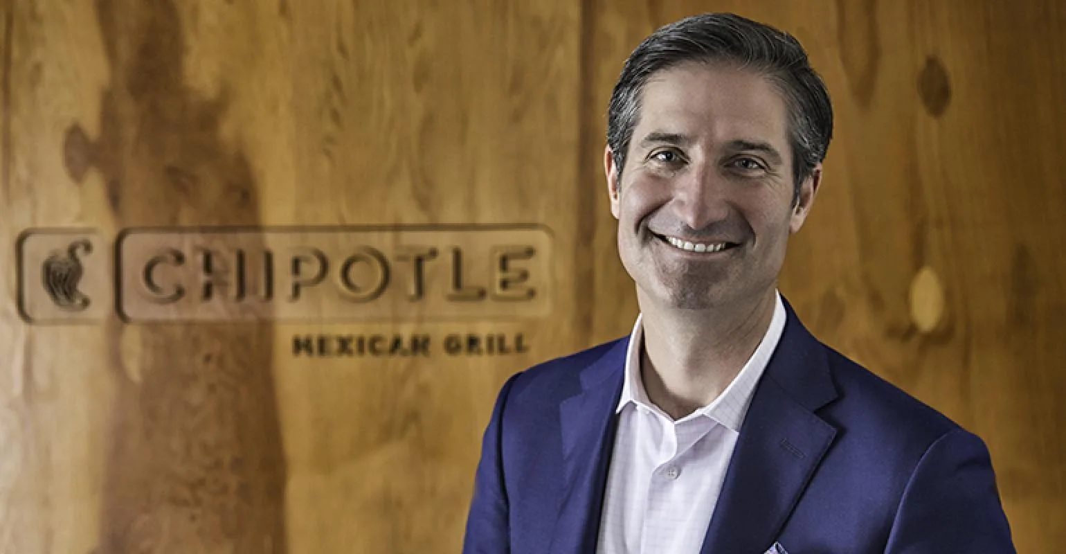 Brian Niccol, ex-CEO da Chipotle nomeado CEO e presidente do conselho da Starbucks
