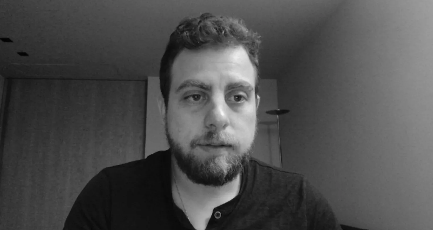 Professor de inglês preparado para aula online para executivos