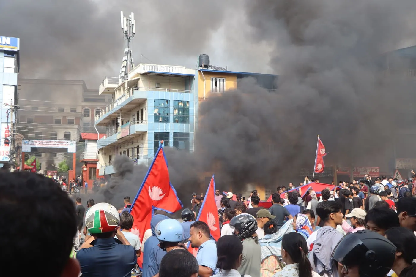Protesto de massa contra a corrupção e a proibição das redes sociais no Nepal em 2025.
