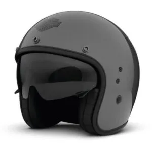 Capacete de motociclista, peça essencial de segurança e vocabulário em inglês para iniciantes