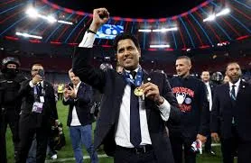 Nasser Al-Khelaïfi no desfile de comemoração do título da Champions League