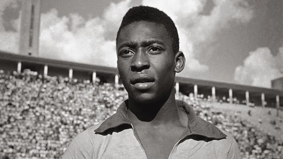 Pelé, o maior jogador brasileiro de todos os tempos, ideal para aprender 'was' em inglês com lendas do futebol