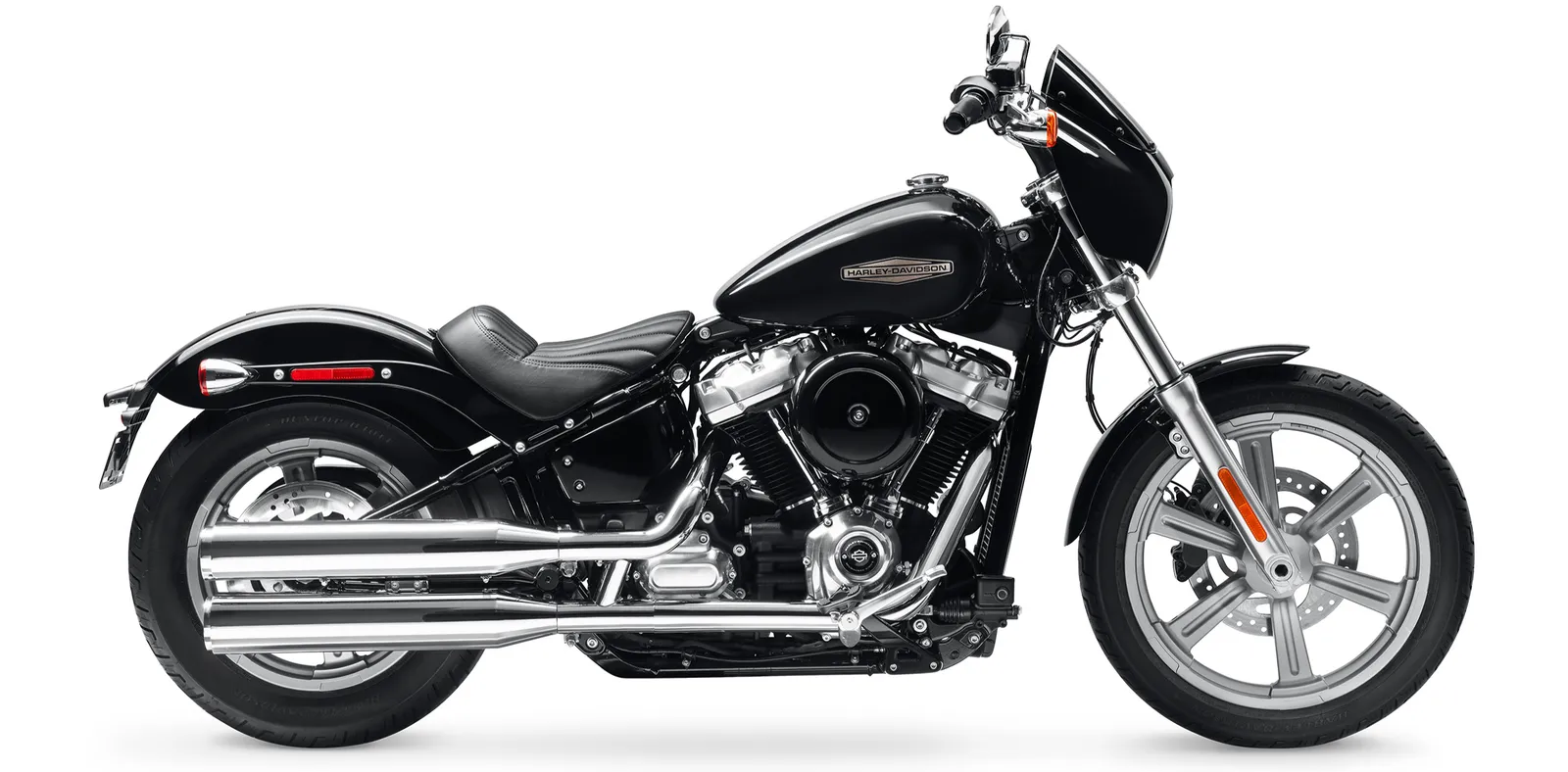 Moto Harley-Davidson Softail, com visual clássico e pilotagem confortável