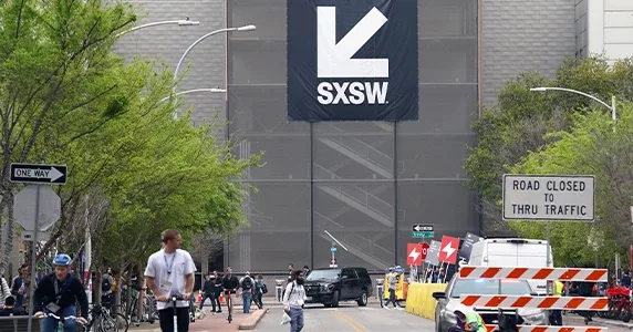 Lançamento da Uber no festival SXSW em Austin, com carros de luxo gratuitos