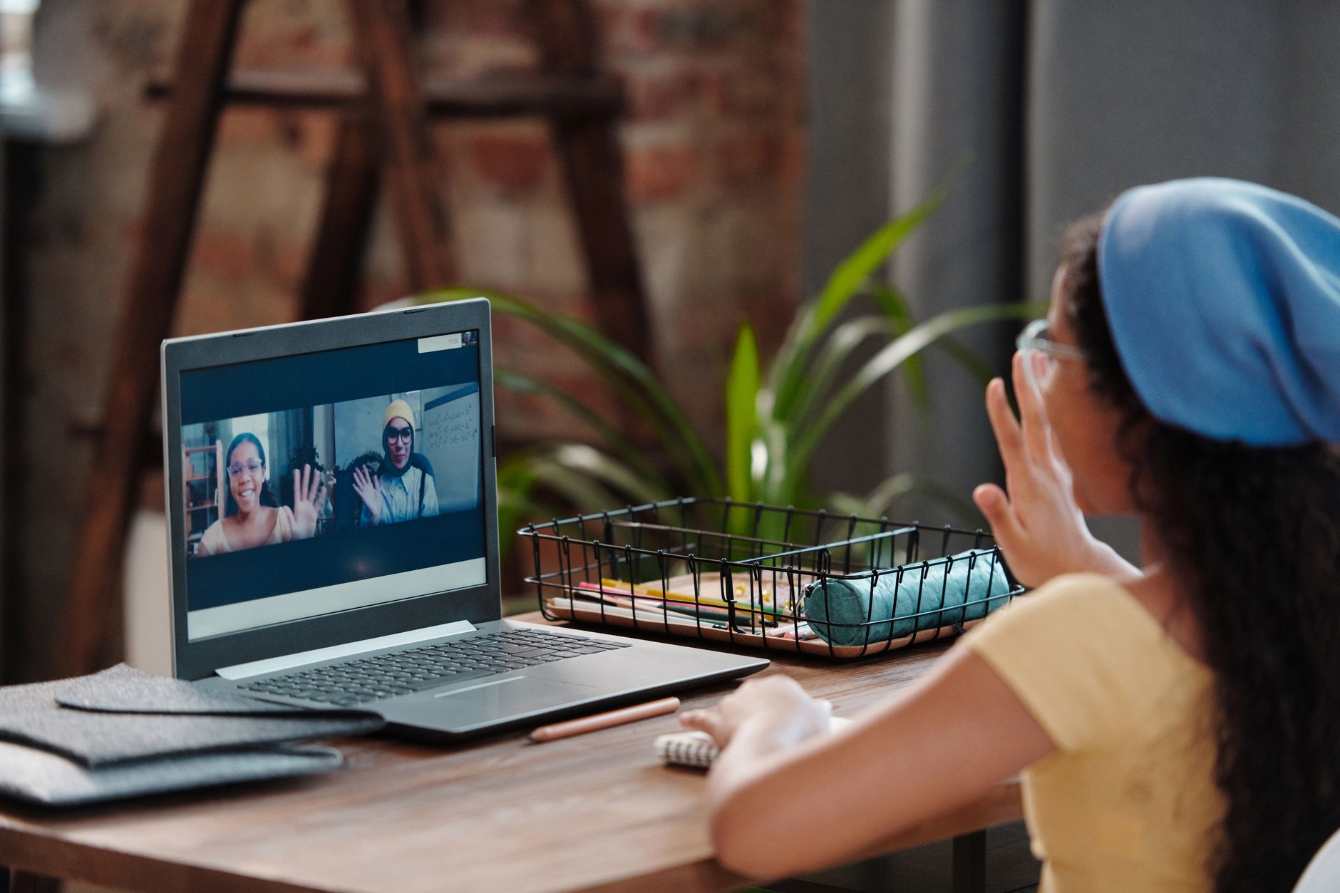 Aula de inglês online no Lingualize transformando leitura em conversação.